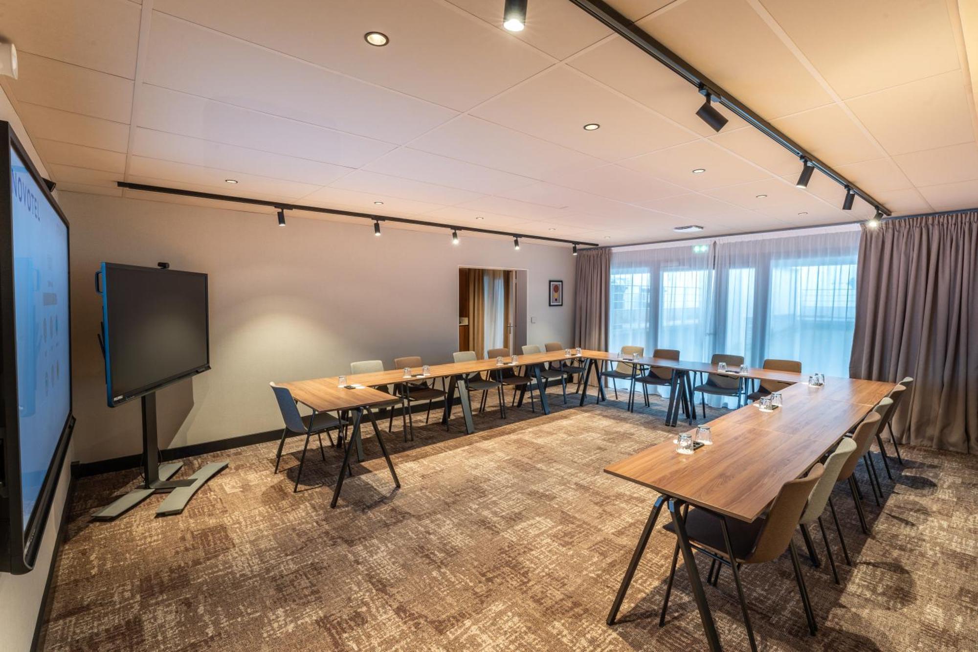 Novotel Angers Lac De Maine Exterior photo