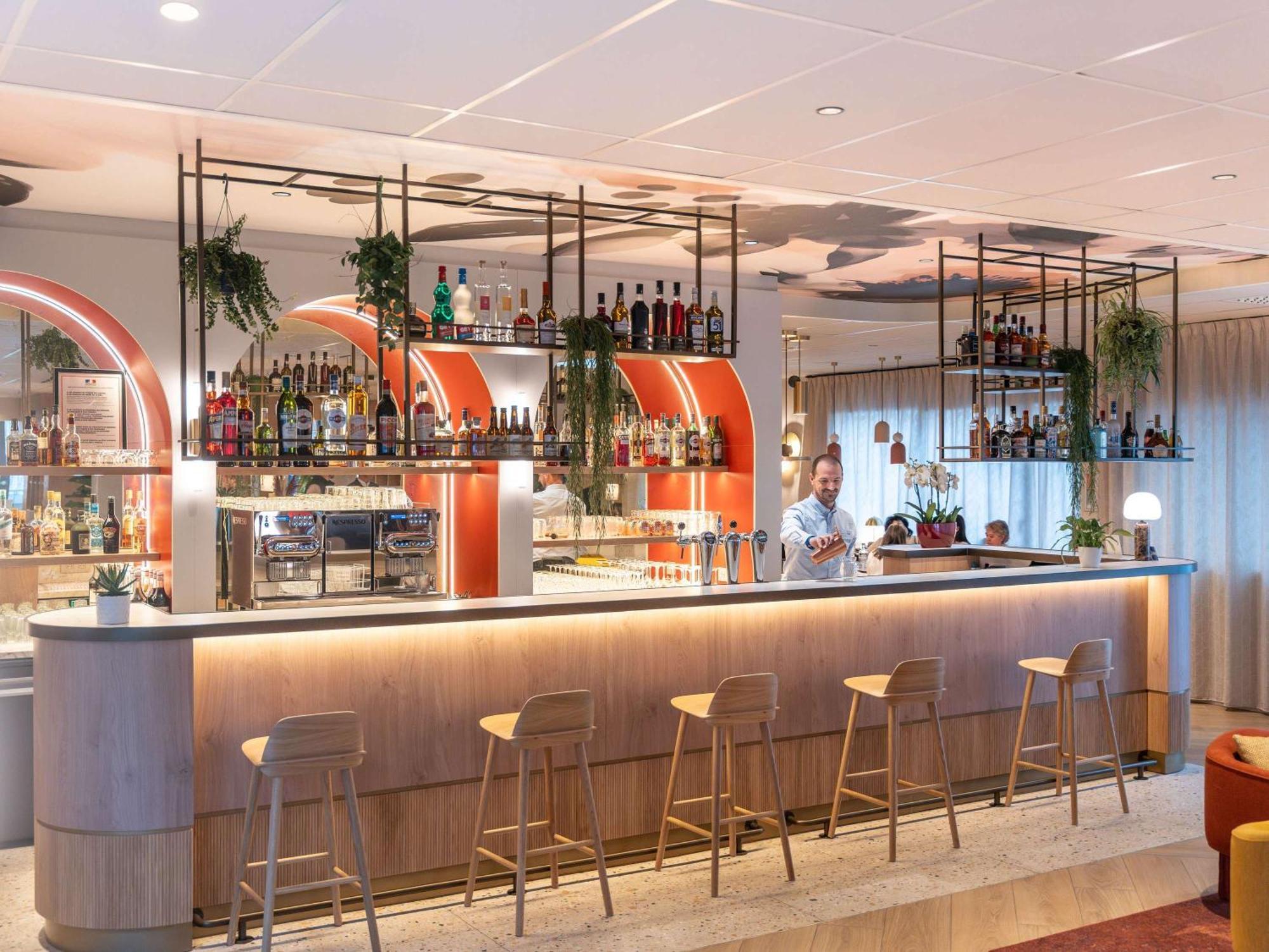 Novotel Angers Lac De Maine Exterior photo