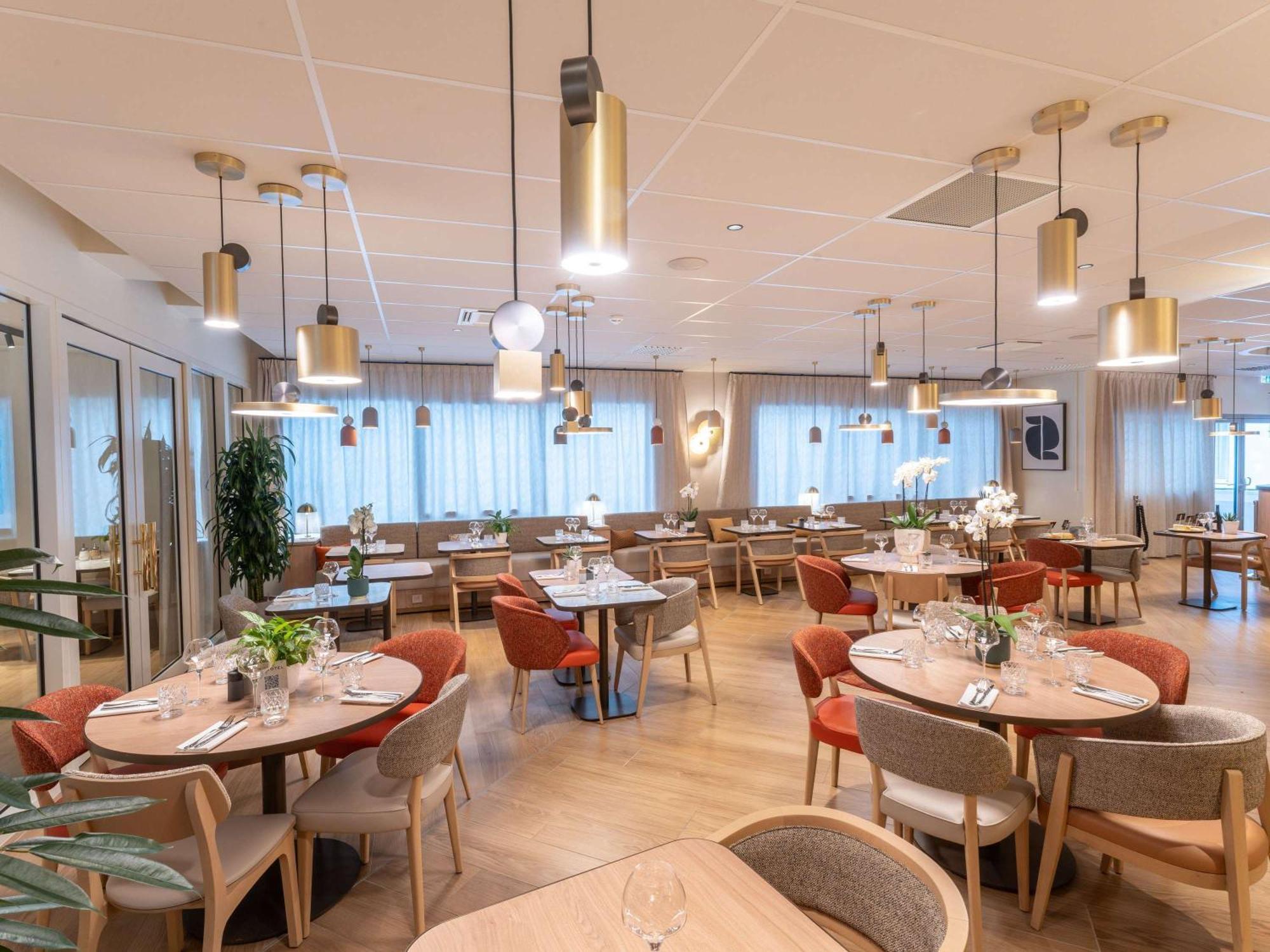 Novotel Angers Lac De Maine Exterior photo